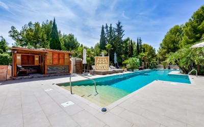 Magnificent property with a lot of privacy and dreamlike outdoor areas