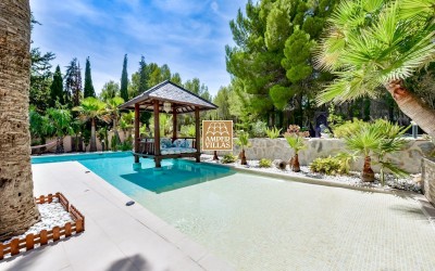 Magnificent property with a lot of privacy and dreamlike outdoor areas