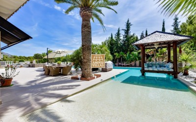 Magnificent property with a lot of privacy and dreamlike outdoor areas