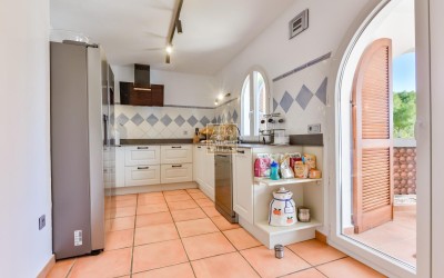 Villa, recently renovated, with guest apartment and stunning sea and mountain views.