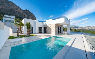 Modern 3-Bedroom Villa with Private Pool in Polop