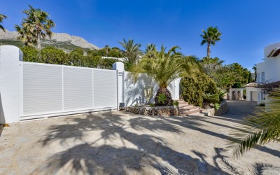 Villa for rent with spectacular sea views in Altea