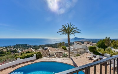 Villa for rent with spectacular sea views in Altea